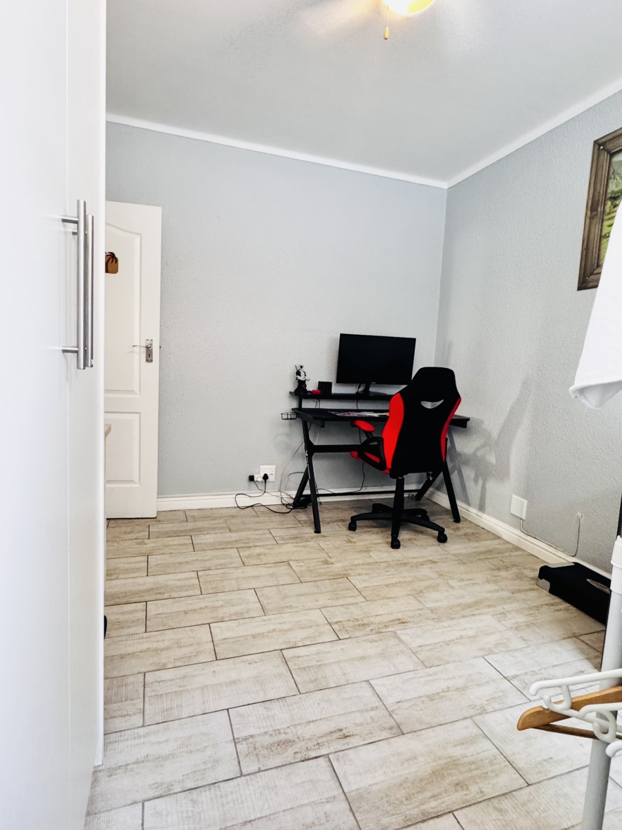 3 Bedroom Property for Sale in Sea Point Western Cape